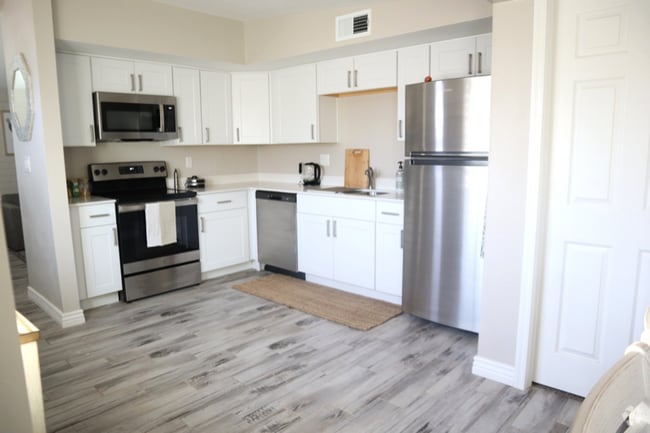Building Photo - 437 E Kelso St Rental