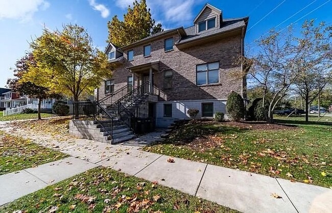 Photo - 627 N St Peter St Unit 1