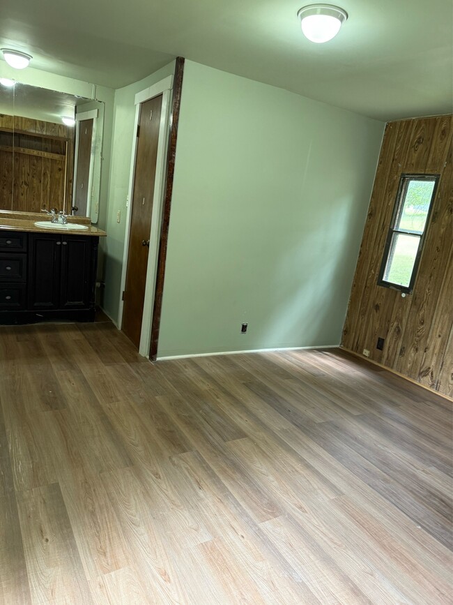Photo - 601 Dillard Dr