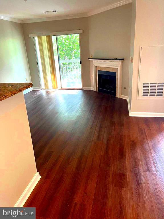 Building Photo - 2204 Westcourt Ln Unit 218 Rental