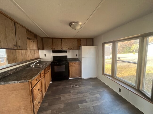 Photo - 109 Embert Ln