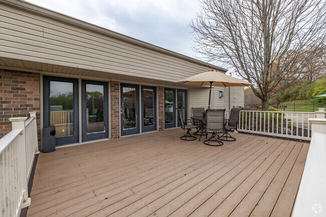 Cubierta - Views of Mt Airy