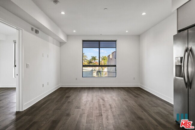 Photo - 11209 Richland Ave Unit ph1