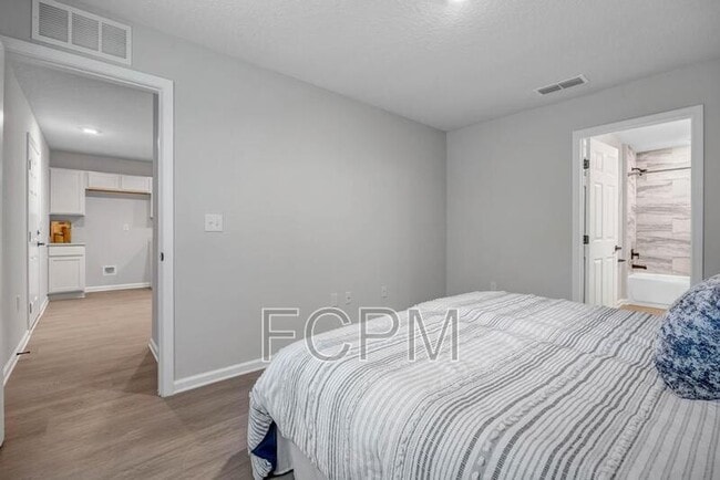 Photo - 5454 Amazon Ave