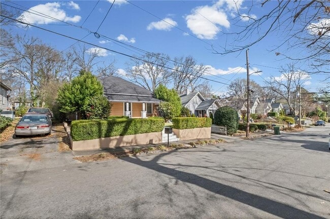 Photo - 805 Antone St NW