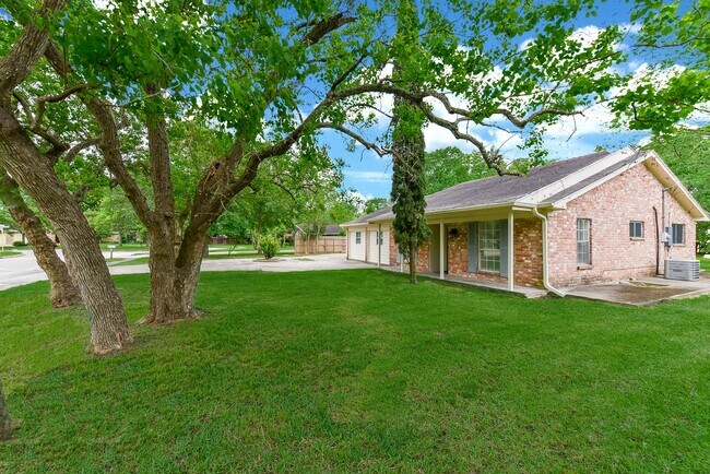 Photo - 18610 Anne Dr