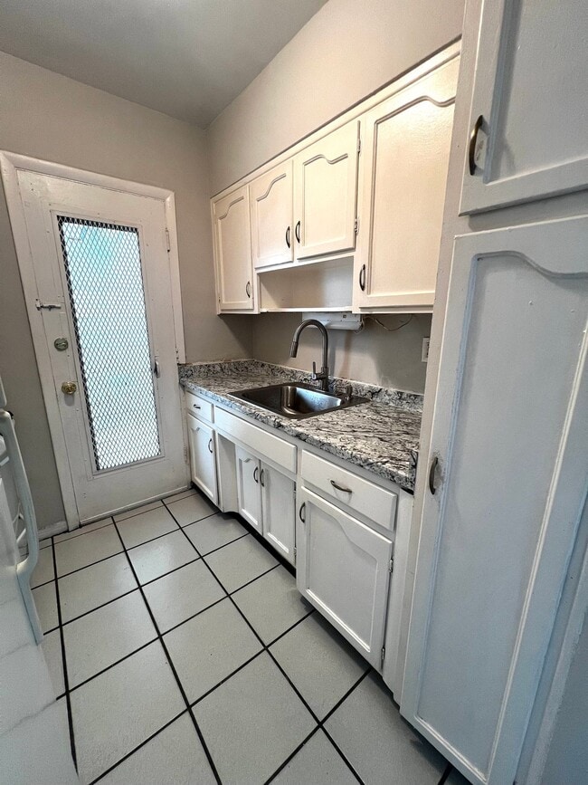 Photo - 825 Euclid Ave Unit Apartment 9