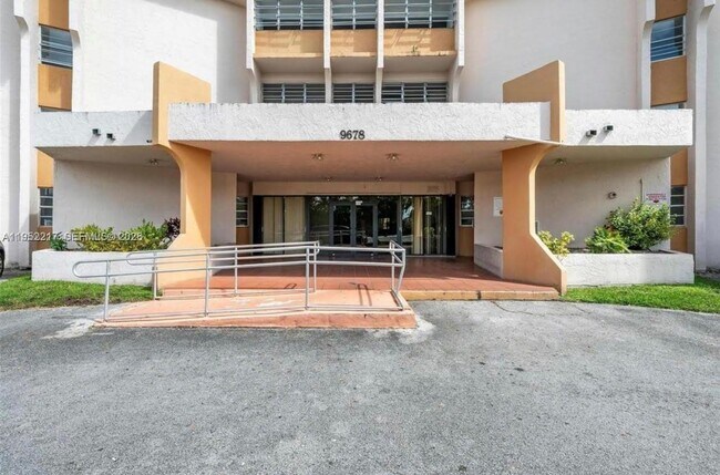 Photo - 9678 Fontainebleau Blvd Unidad 308