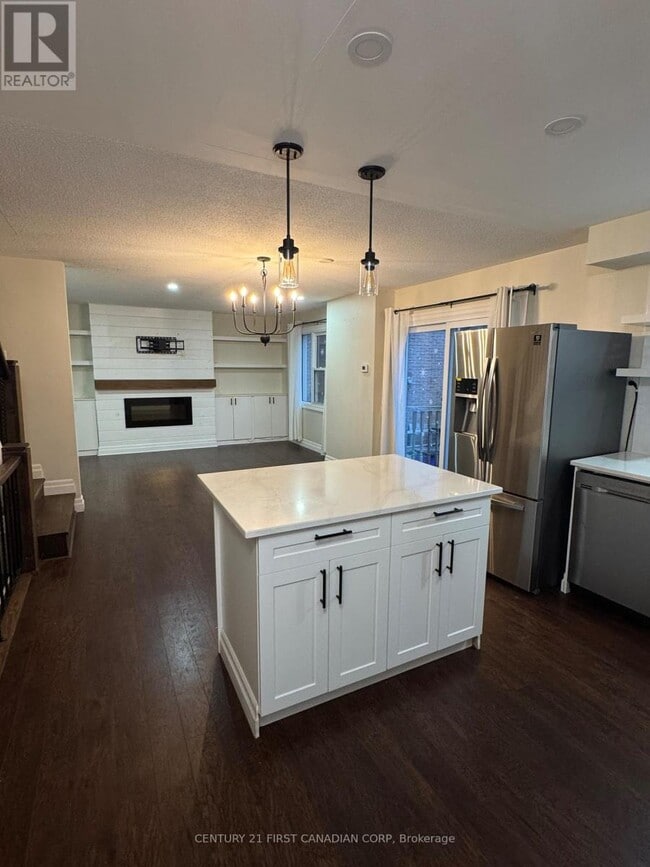 Photo - 230 Clarke Rd