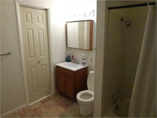 Building Photo - 2416 Olive St Unit 2416-1