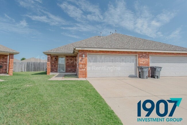 Building Photo - 923 SW 37th St Unit 2