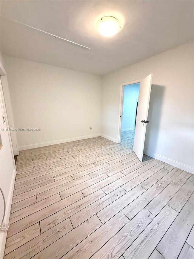 Building Photo - 669 NW 28th St Unit 4 Rental