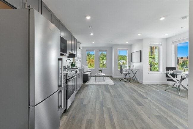 Photo - 585 Essex St Unidad 316