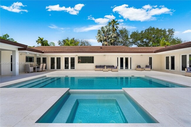 Building Photo - 6700 SW 117th St