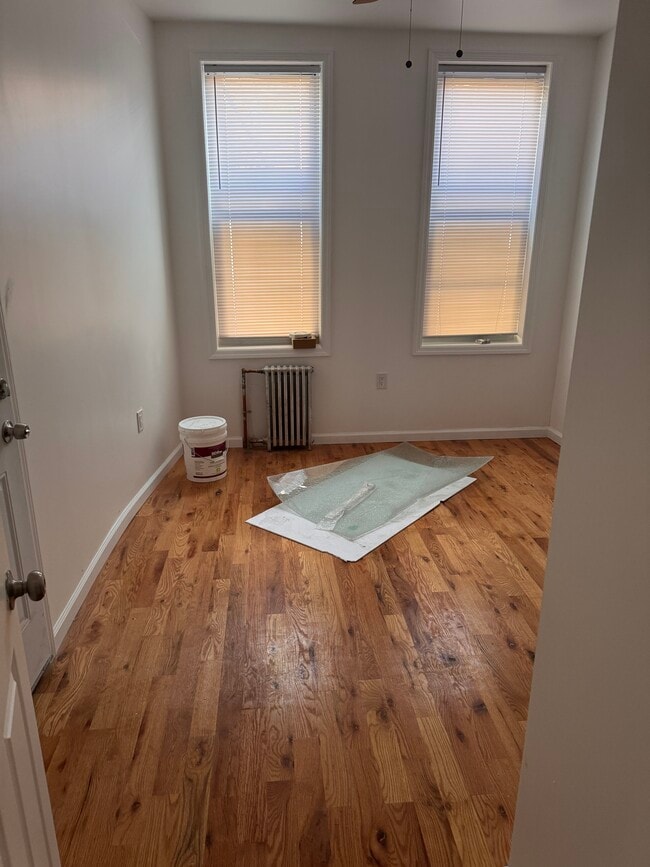 Photo - 686 Woodward Ave Unit 1floor right