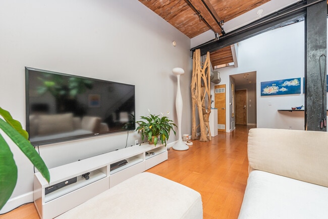 Photo - 1250 Powell St
