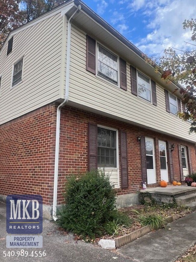 2427 Brambleton Ave SW House House Rental in Roanoke, VA