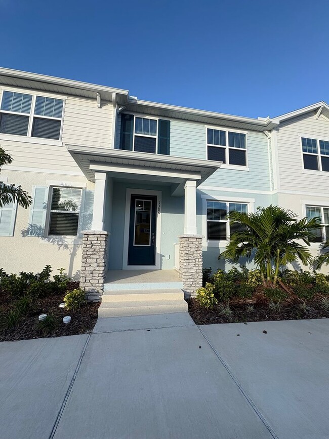 Modern 3-Bed, 3-Bath Townhome in Winter Sp... - Modern 3-Bed, 3-Bath Townhome in Winter Sp...