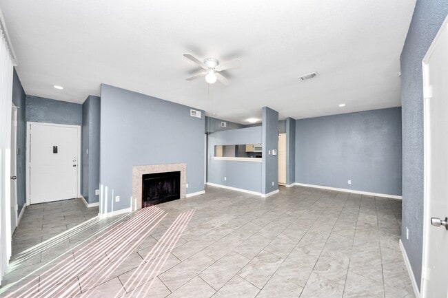 Photo - 14550 Fonmeadow Dr Unit 803