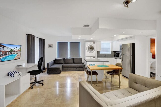 Photo - 3215 NE 7th St Unidad SI FL2-ID1504119P