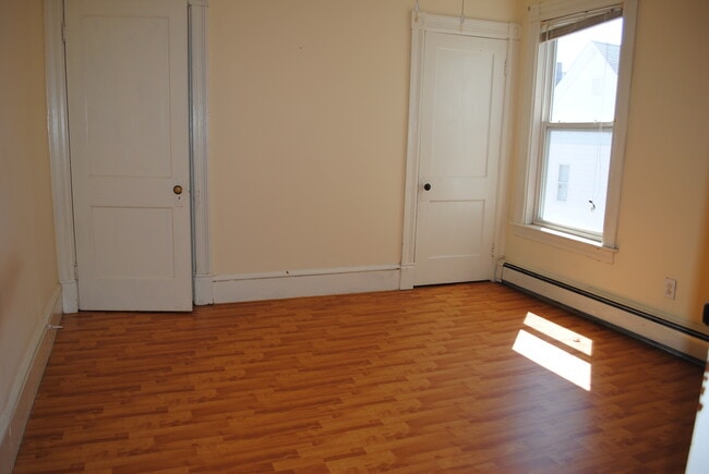 Photo - 603-605 Silver St