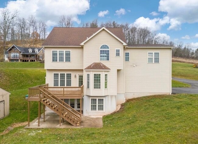 Photo - 65 Hillside Dr