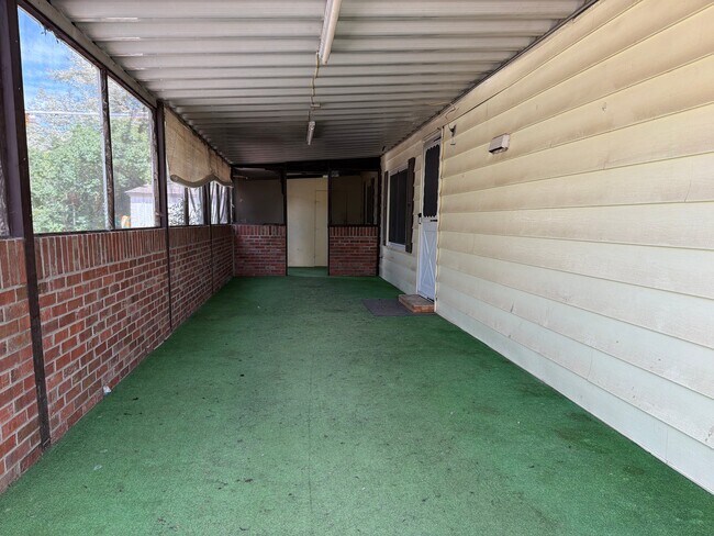 Photo - 605 Glen Moor St