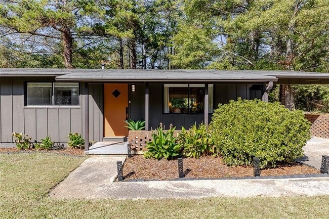 Photo - 111 Robinhood Dr