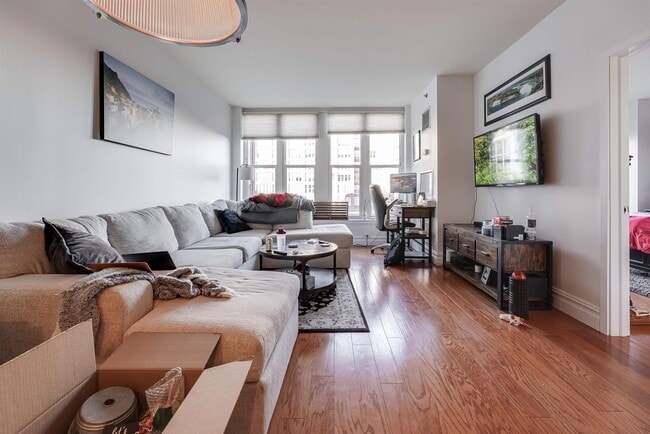 Photo - 1125 Maxwell Ln Unit 609