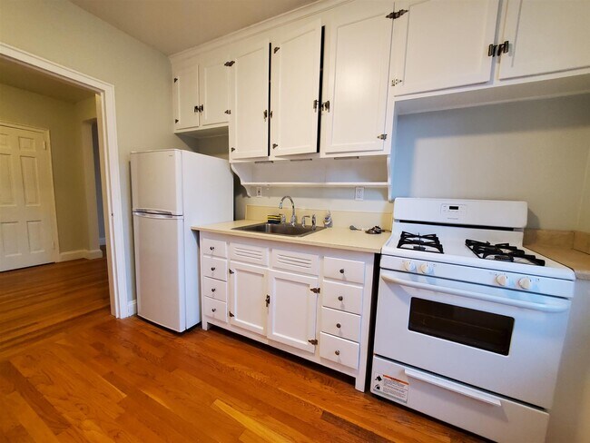 Photo - 16 Ware St Apartments Unit 2