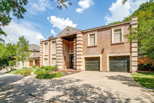 Photo - Private 4 Bedroom Retreat for Lease