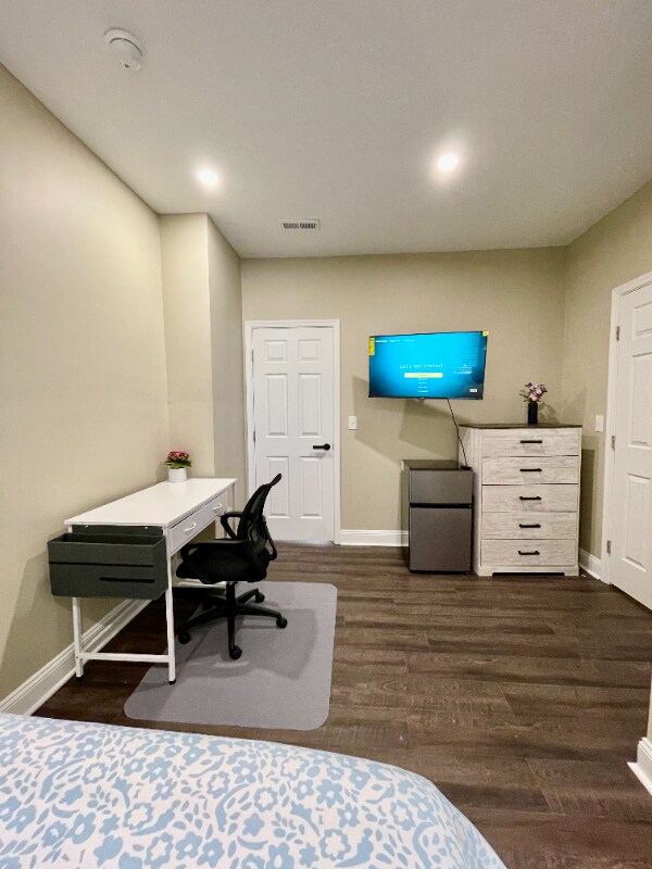 Building Photo - 2007 Boone St