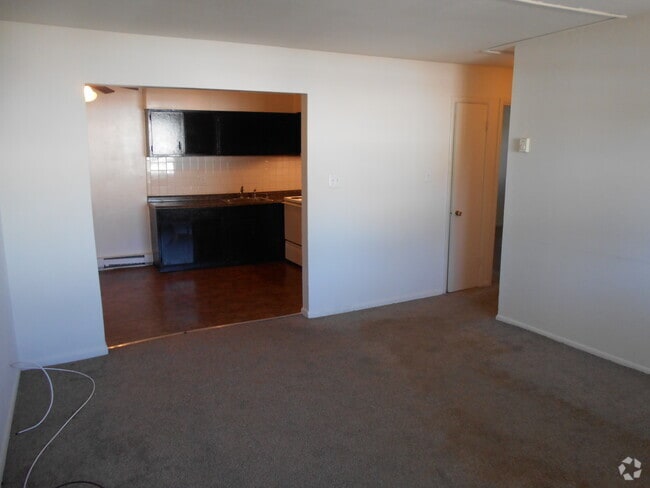 Building Photo - 107 S Jerome St Rental