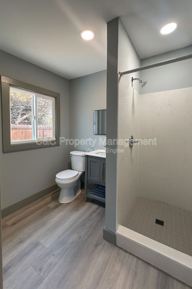 Photo - 2370 Lowell Ave