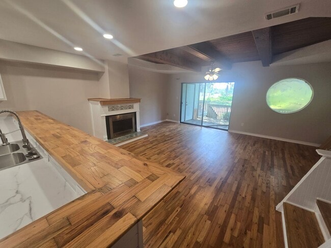 Photo - 1586 Three Lanterns Ln