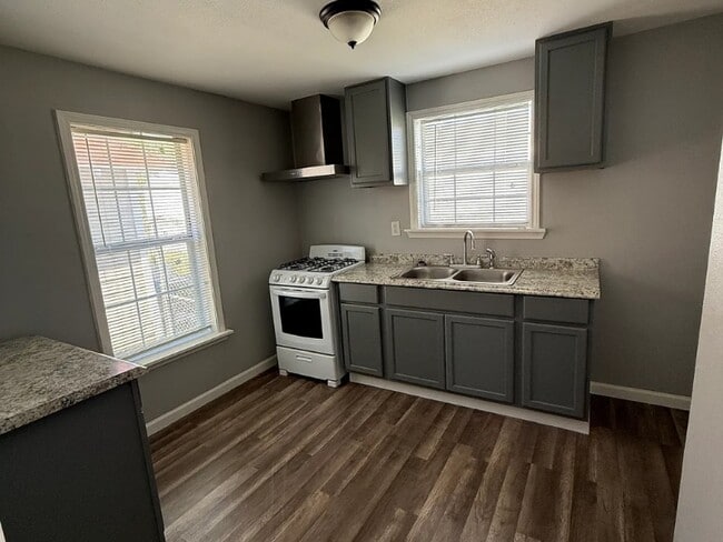 Photo - 3217 Stonewall St