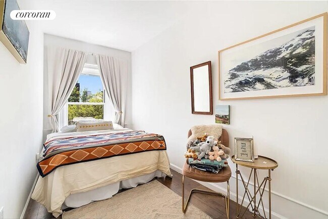 Photo - 275 Vanderbilt Ave