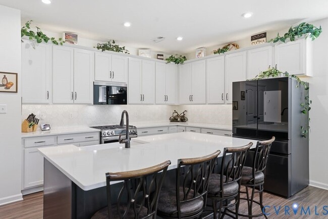 Photo - 7712 Hawthorne Ave