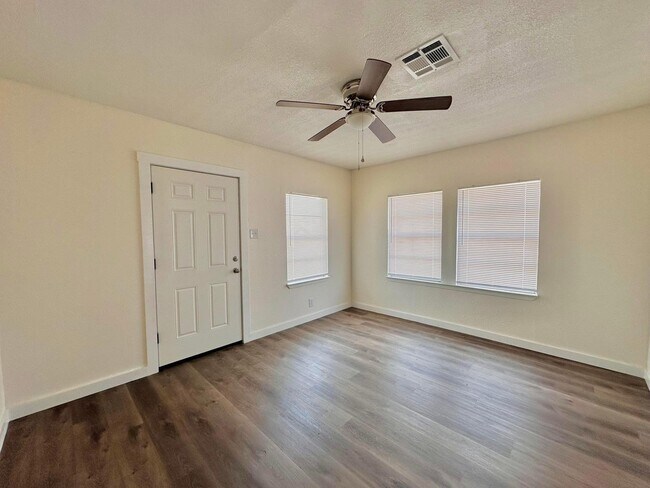 Photo - 3614 Erath Ave