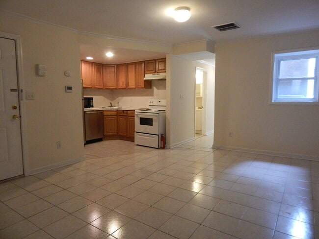 Building Photo - 135 Sussex St Unit 1 Rental