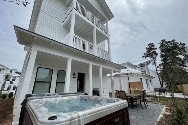 Building Photo - Furnished Beach Rental Paradise