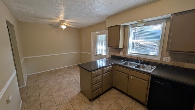 Photo - 135 Roswell Commons Way
