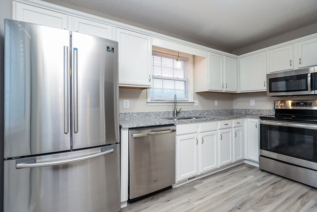 Photo - 249 Cranklen Cir