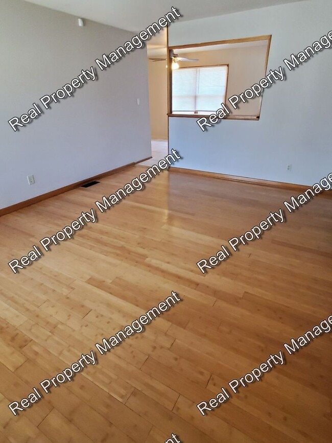 Photo - Freshly painted 3 Bedroom Ranch