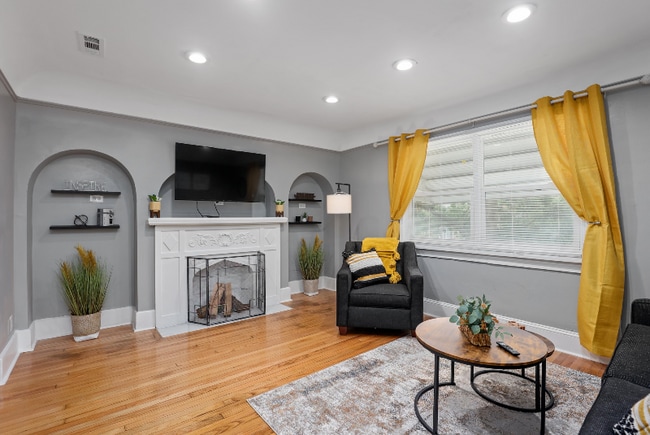 Photo - 3638 Bedford St Unit 1