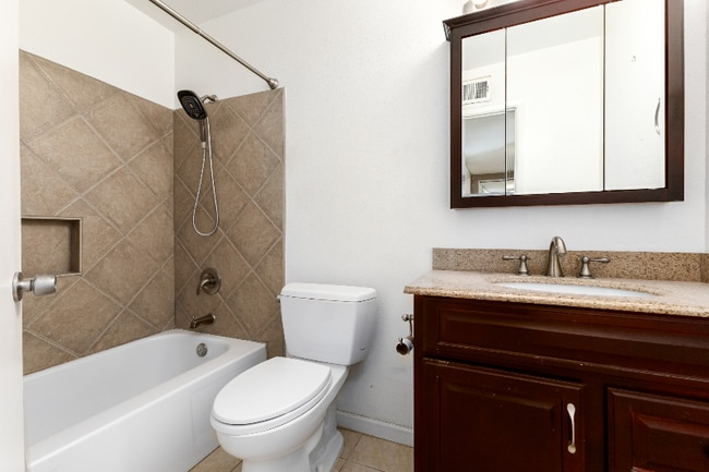 Photo - 2348 W Laurel Ln