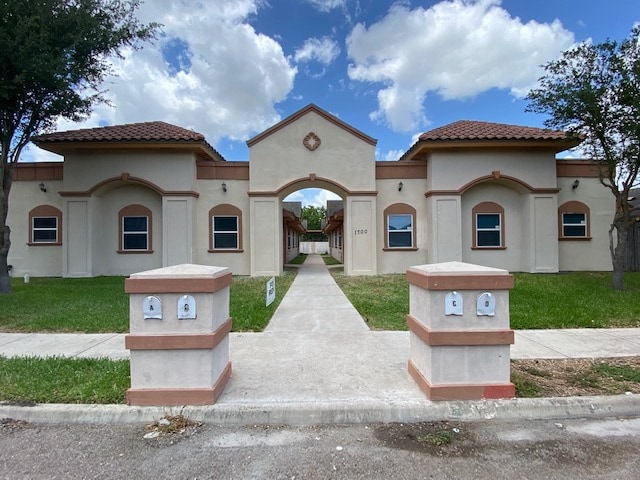Building Photo - 1700 W Douglas Dr Unit #D