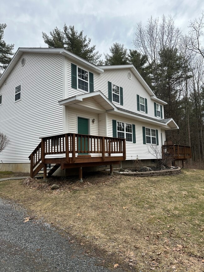 Porche delantero - 394 County Route 76 Unidad 394 County Route 76