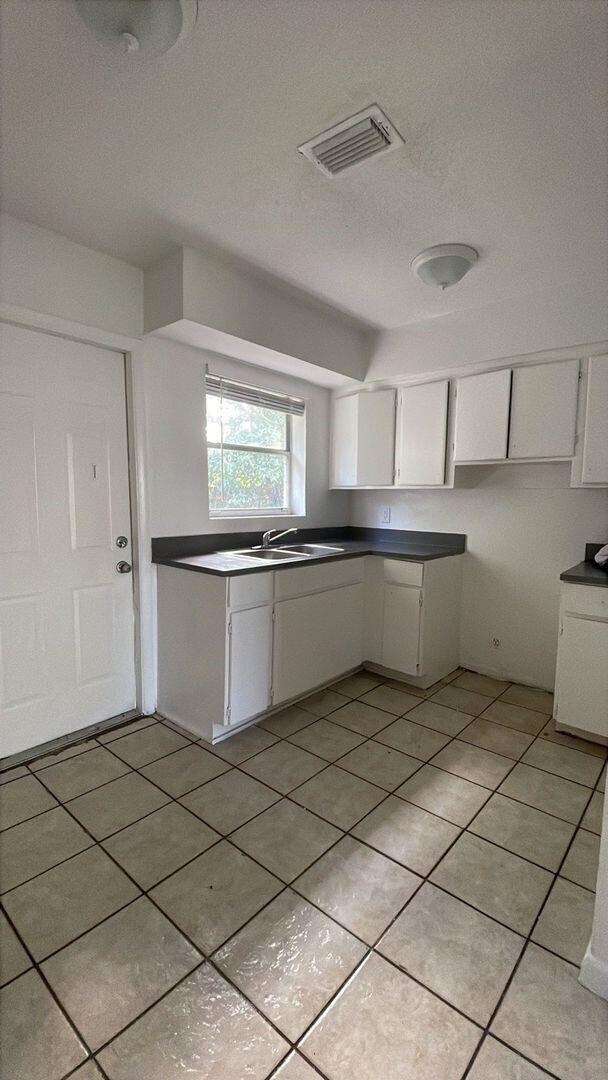 Photo - 140 NW 40th St Unidad 232