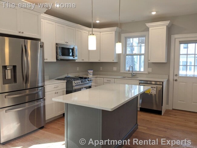 Photo - 16 Bowen Ave Unit #1